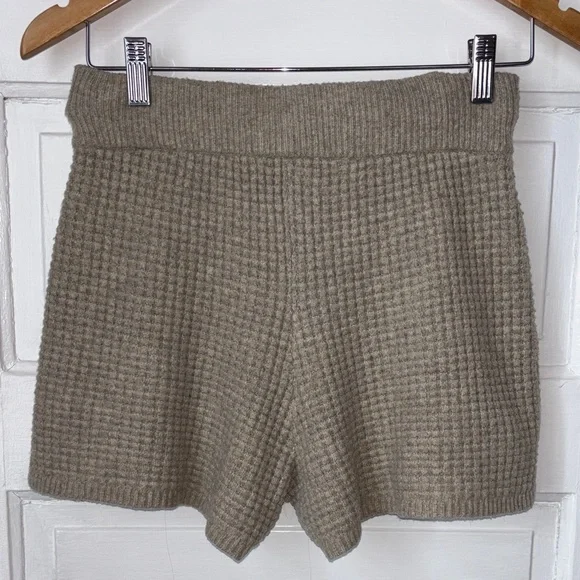 ABERCROMBIE & FITCH WAFFLE KNIT SWEATER SHORTS - Picture 3 of 7